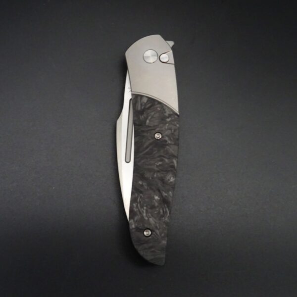 Fachhandel & Onlineshop • De Rosa • feine Messer & Scheren • Rosenstraße 1 • Tegernsee • De Rosa feine Messer & Scheren Tegernsee Bastards Knives Alcyon by Tim Bernard Taschenmesser M390-Klinge 9cm Titan/Carbon