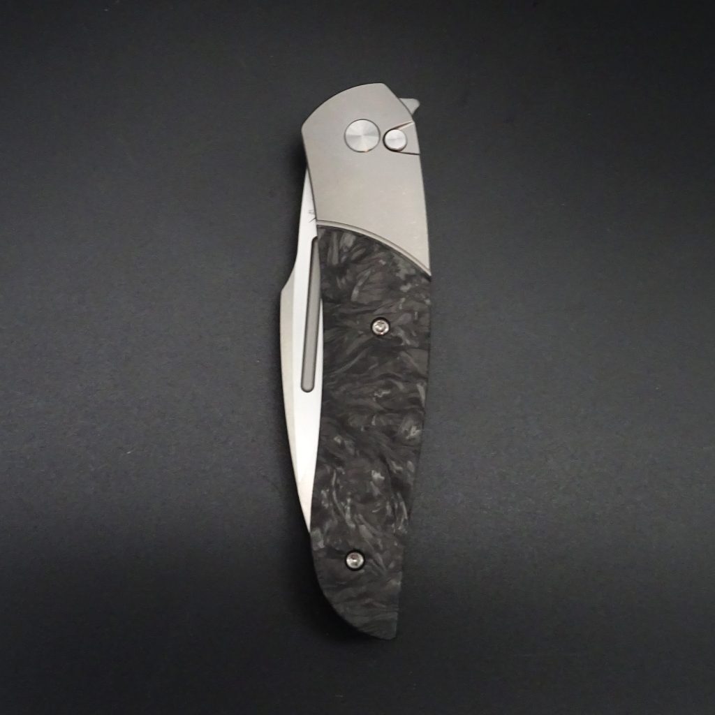 Bastards Knives Alcyon by Tim Bernard Taschenmesser M390-Klinge 9cm Titan/Carbon • De Rosa feine Messer & Scheren Tegernsee Bastards Knives Alcyon by Tim Bernard Taschenmesser M390-Klinge 9cm Titan/Carbon