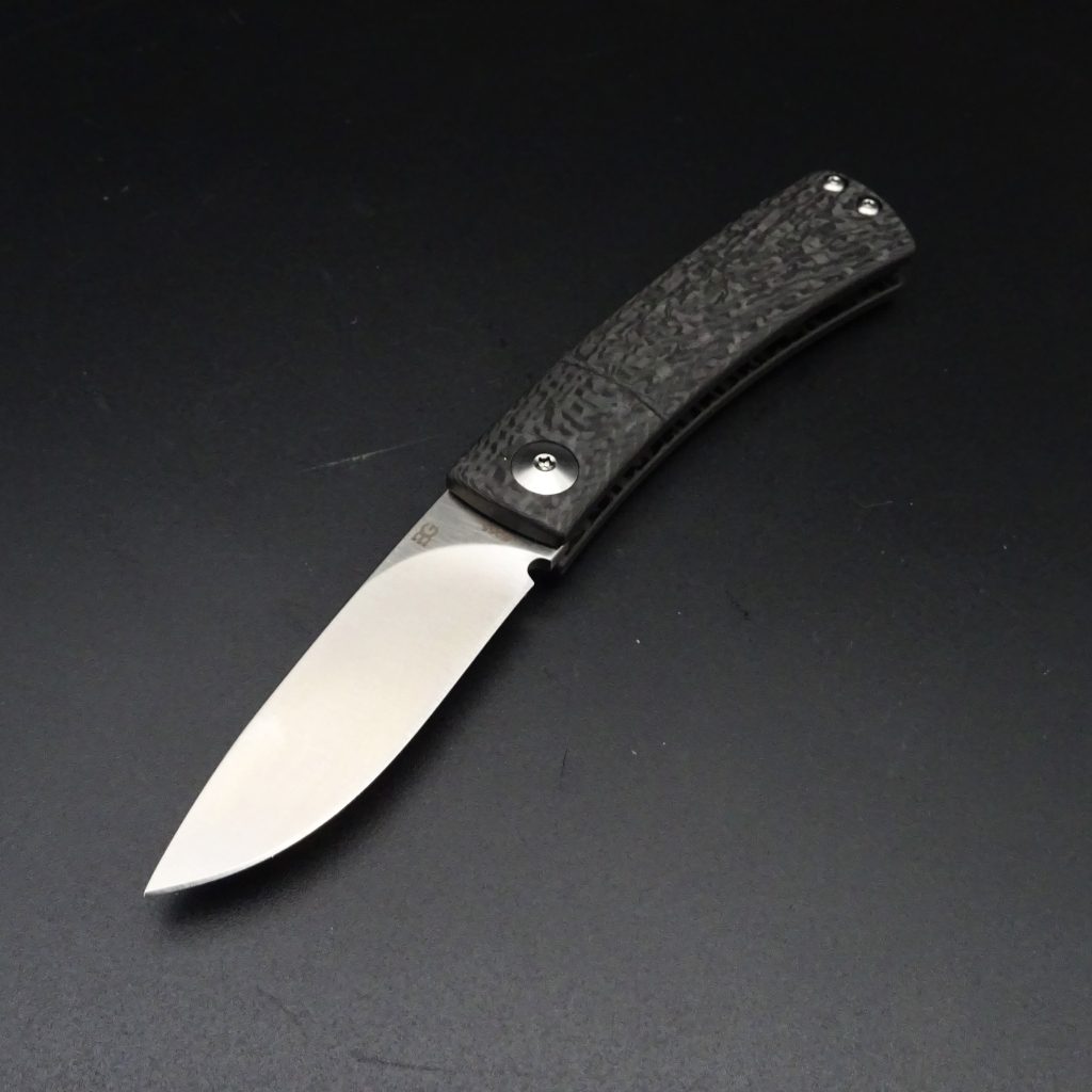 Bastards Knives Skir by Cesar Bozal GermanTaschenmesser M390-Klinge 5,7cm Black Carbon Fiber • De Rosa feine Messer & Scheren Tegernsee Bastards Knives Skir by Cesar Bozal GermanTaschenmesser M390-Klinge 5,7cm Black Carbon Fiber – Bild 6