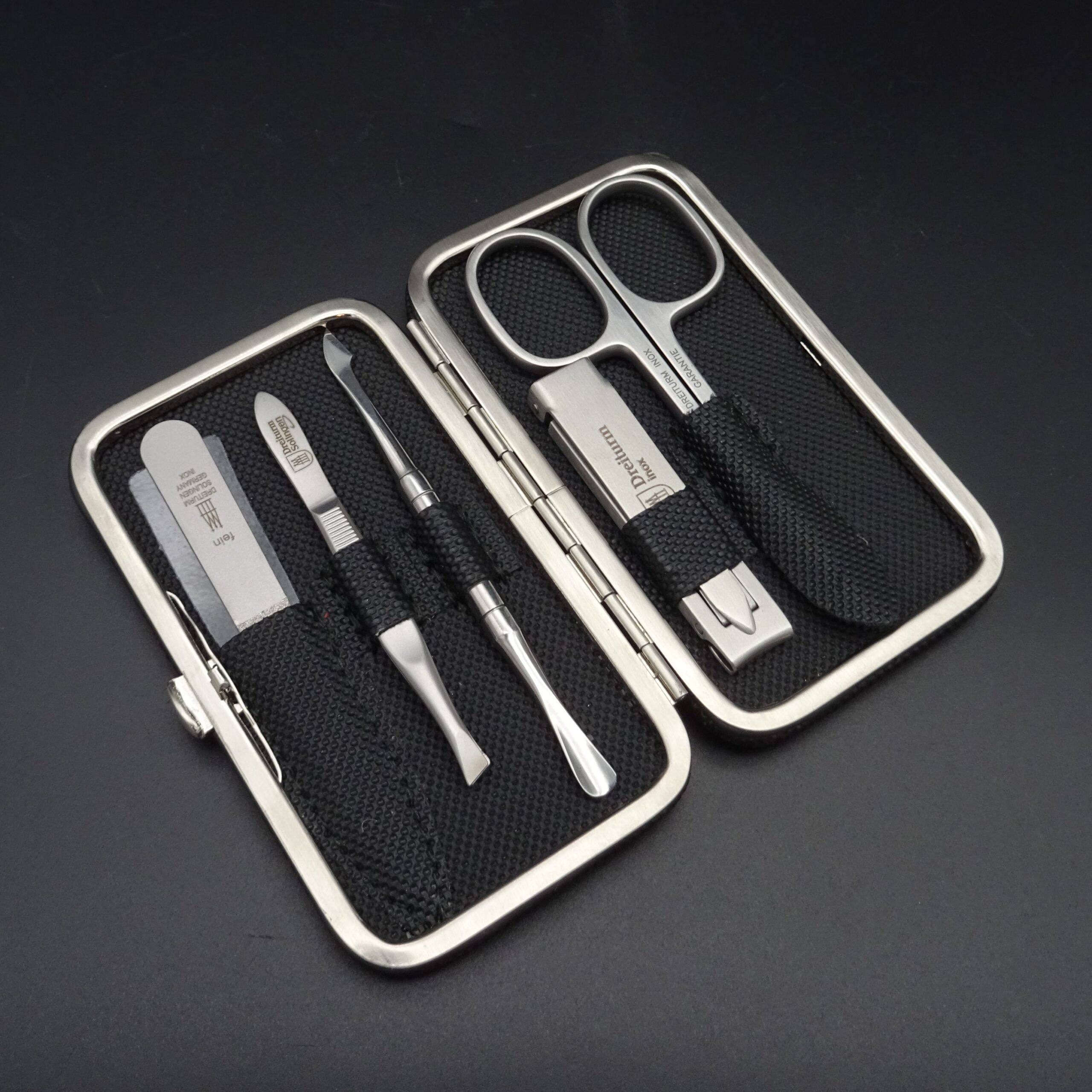 Dreiturm Nagelpflegeetui mit Knipser und Schere schwarz • De Rosa feine Messer & Scheren Tegernsee Dreiturm Manikuereetui Schere Knipser schwarz 948820