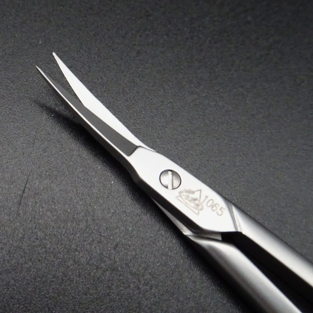 Erbe Solingen Nagelhautschere Turmspitz 9cm rostfrei edelmattiert • De Rosa feine Messer & Scheren Tegernsee Erbe Solingen Nagelhautschere Turmspitz 9cm rostfrei edelmattiert – Bild 5