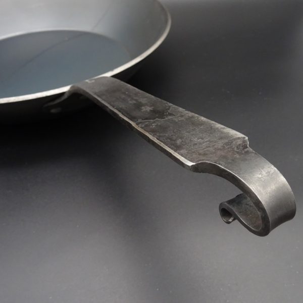 Messer Werk geschmiedete Eisenpfanne mit Stiel 3 mm Materialstärke
