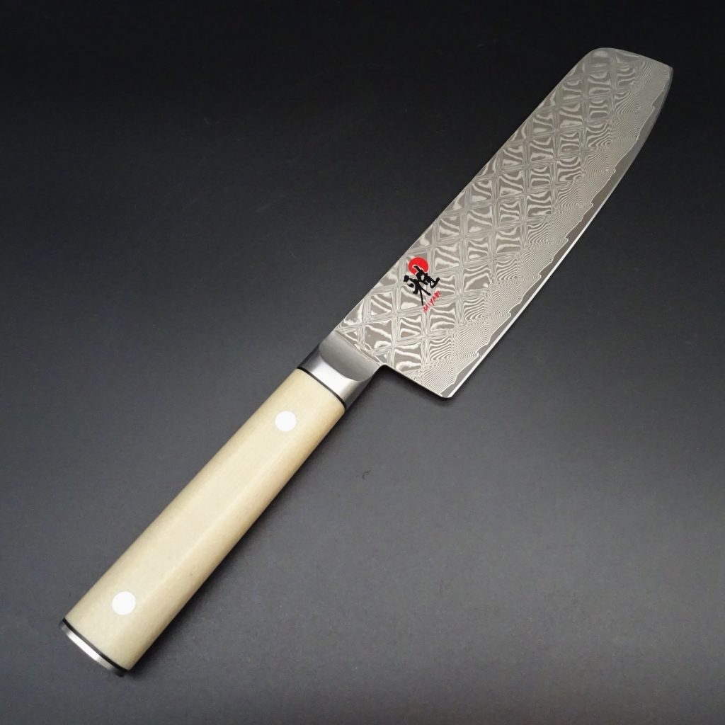 Myabi Mikoto 4500 FCD Nakirimesser 18 cm Klinge Damast Fine Carbide FC63 • De Rosa feine Messer & Scheren Tegernsee Myabi Mikoto 4500 FCD Nakirimesser 18 cm Klinge Damast Fine Carbide FC63 – Bild 4