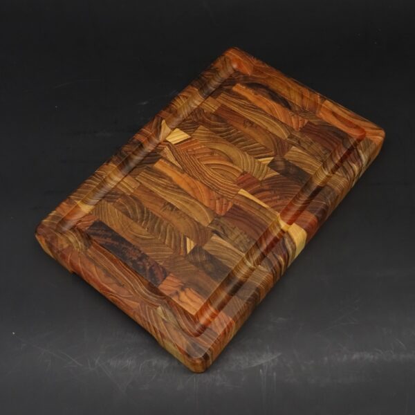 Schneidebrett Stirnholz Teak mit Saftrille 30x20 cm