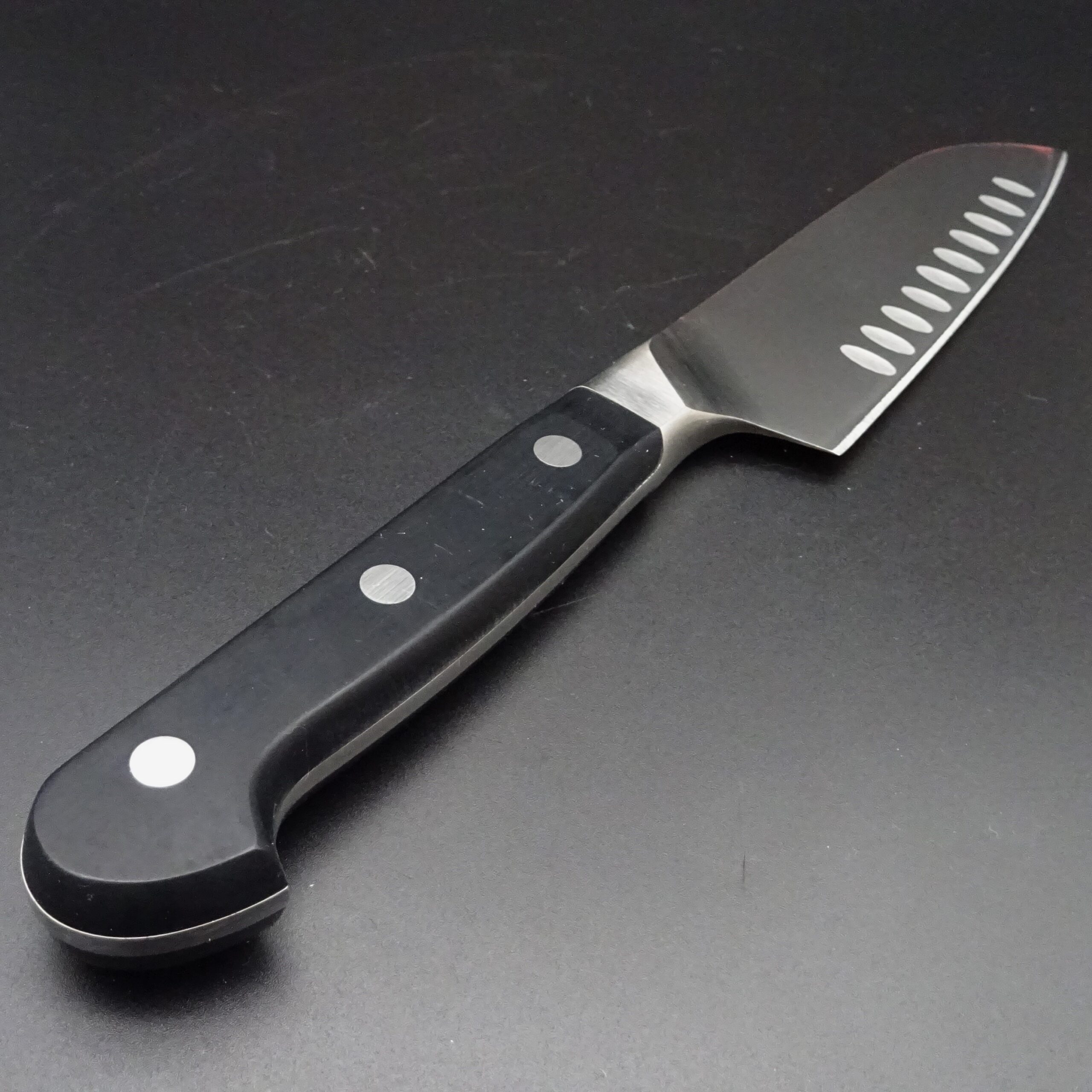 Zwilling Pro Santokumesser Kullenschliff 140 mm Klinge Spezial-Klingenstahl – Bild 4