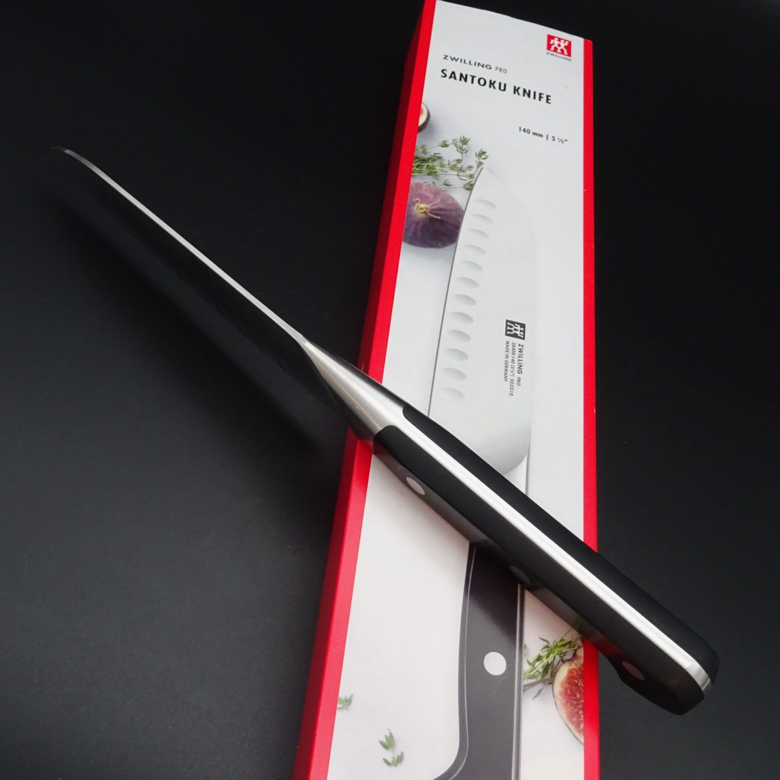 Zwilling Pro Santokumesser Kullenschliff 140 mm Klinge Spezial-Klingenstahl – Bild 7